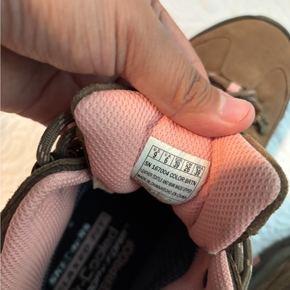 Sketchers hiking boots - Picture 4 of 5